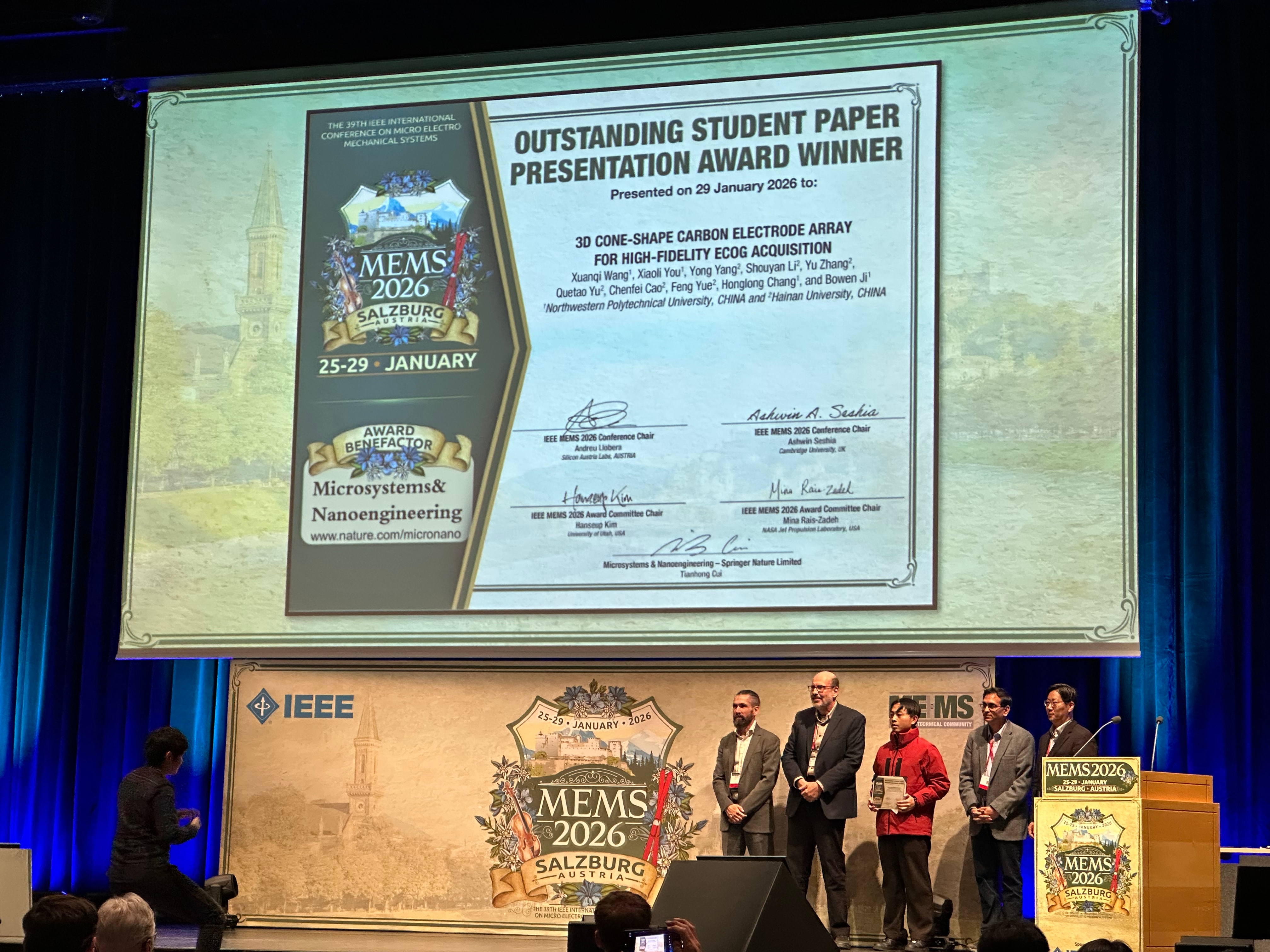 3 IEEE MEMS 2026现场颁奖仪式.jpg